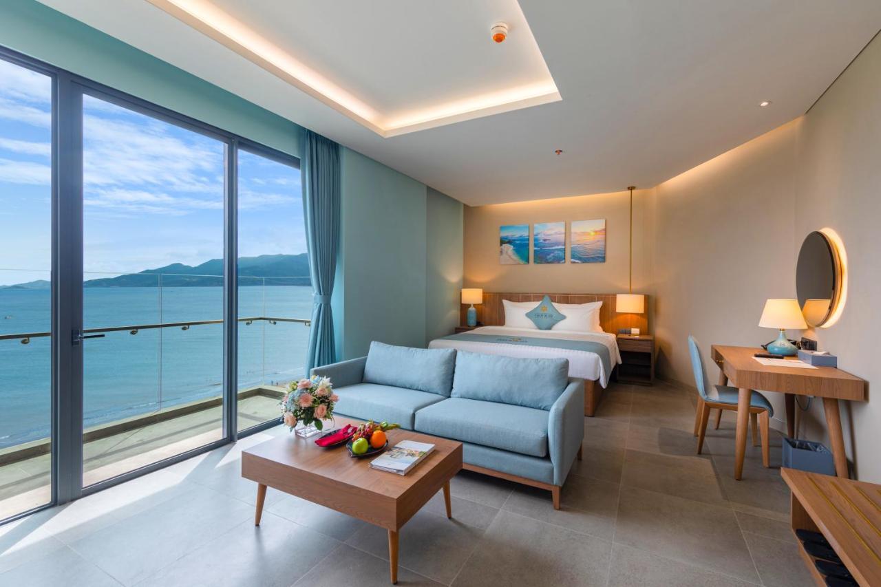 Phòng Deluxe Có Ban Công Nhìn Ra Toàn Cảnh Biển