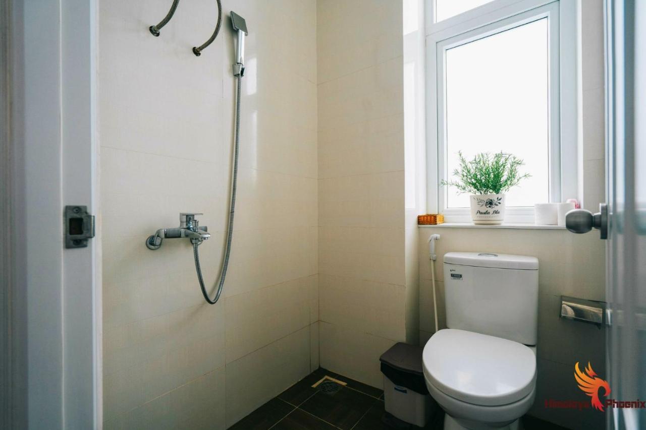 Phòng Deluxe Giường Đôi Có Ban Công