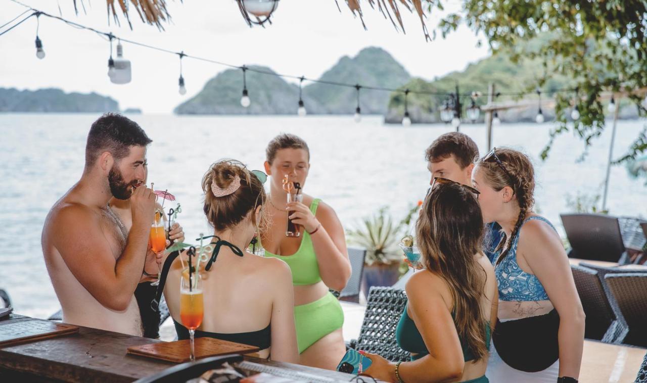 Giường Tầng Trong Phòng Ngủ Tập Thể Cho Nam Và Nữ
