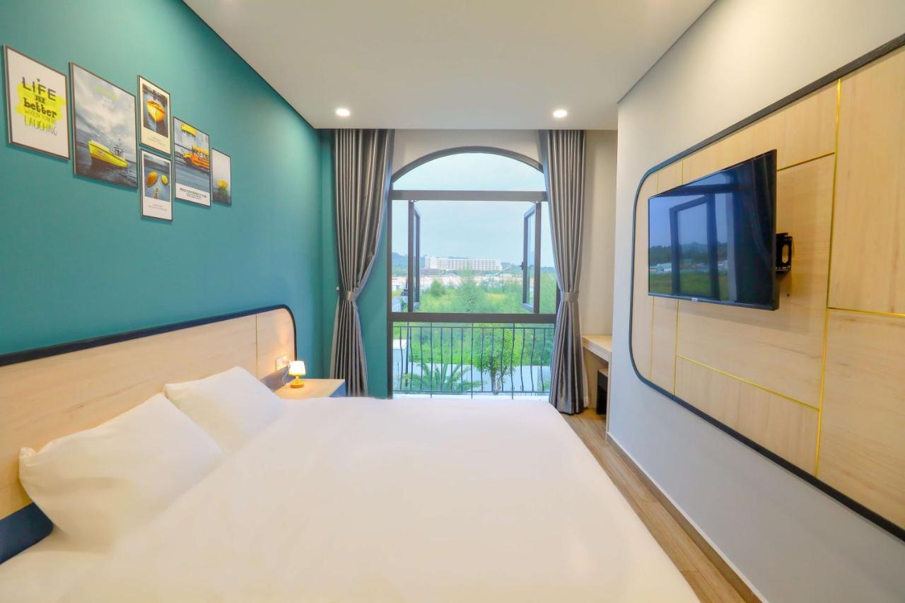 Phòng Deluxe Giường Đôi Nhìn Ra Biển Từ Phía Bên Cạnh