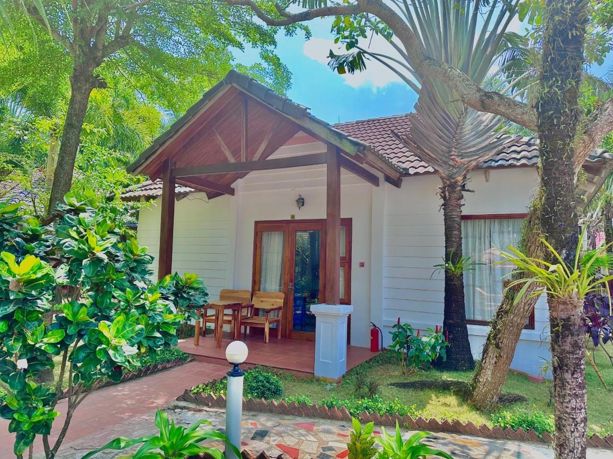 Deluxe Bungalow with Pool View