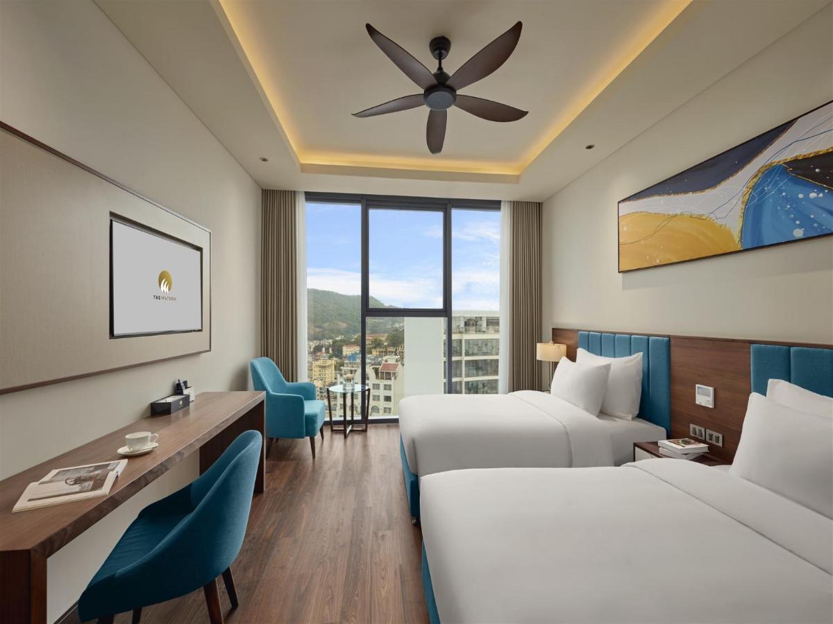 Phòng Deluxe 2 Giường Đơn Có Bồn Tắm & Nhìn Ra Thành Phố