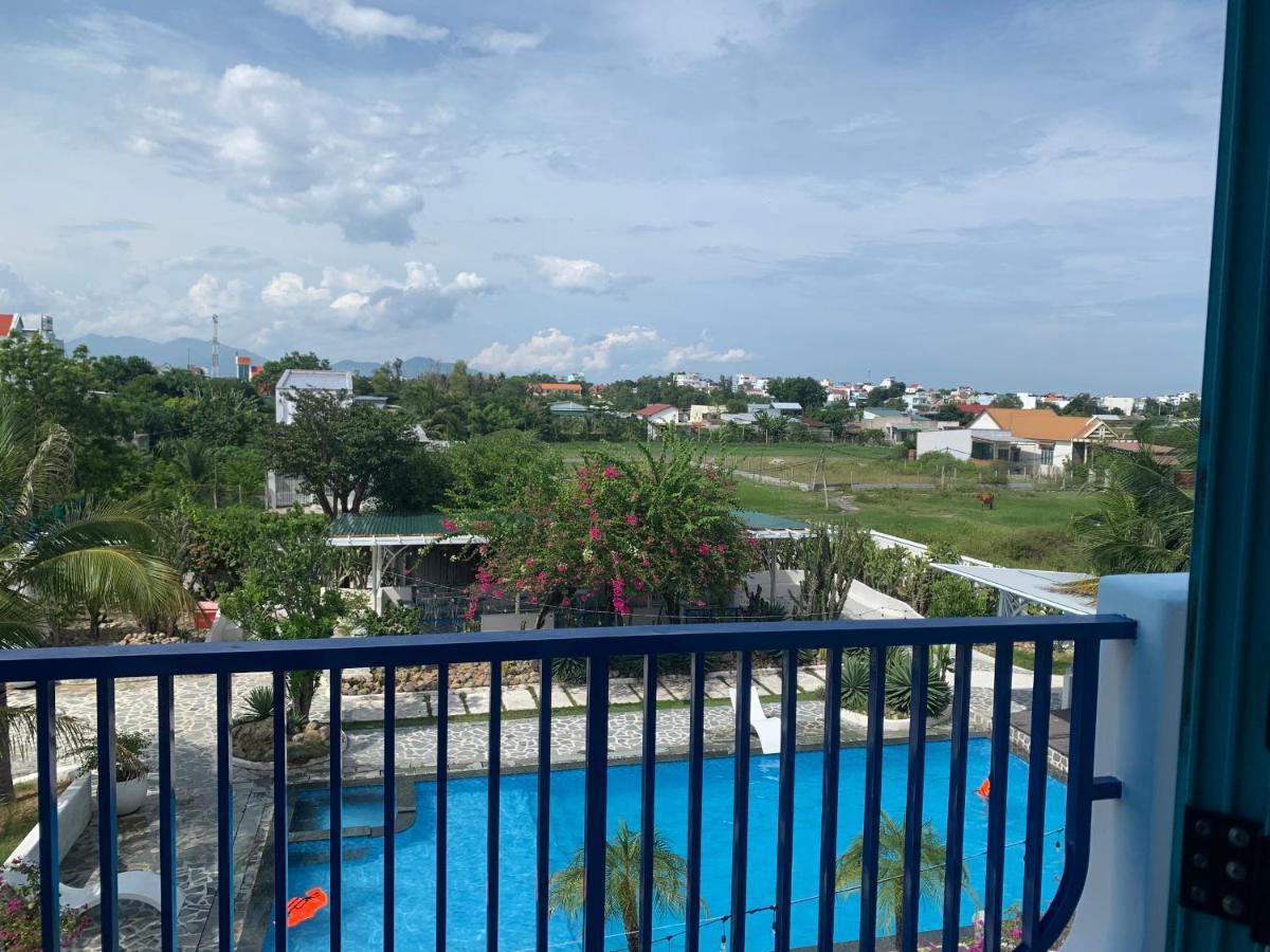 Phòng Deluxe Giường Đôi Có Ban Công