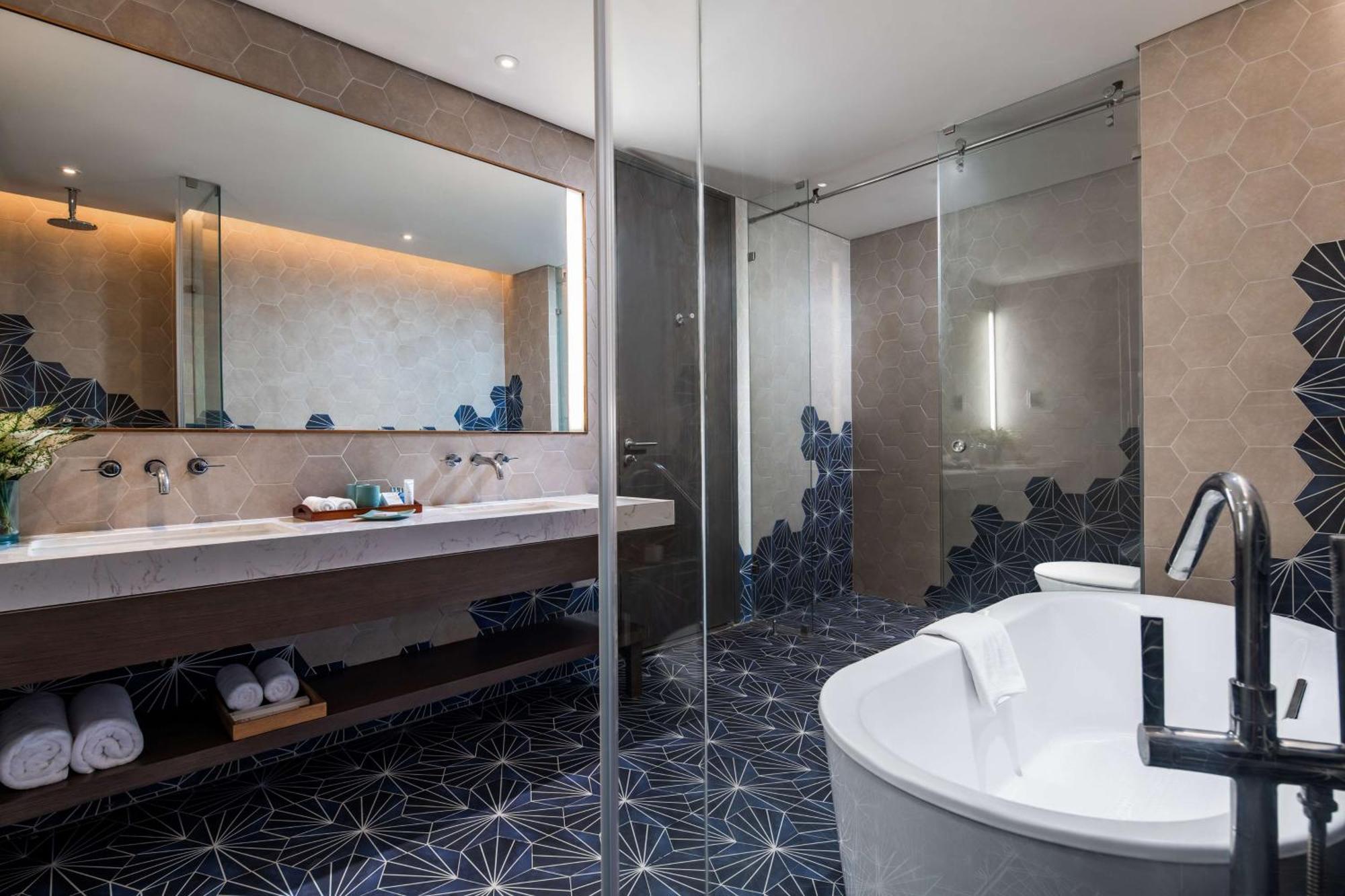 Junior Suite with Ocean View - Free Access to Executive Lounge