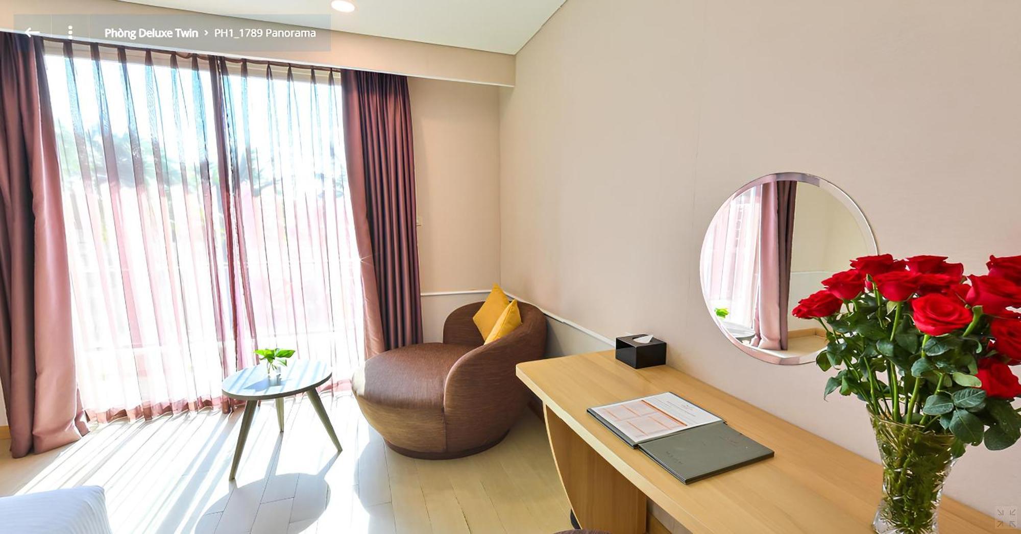 Phòng Deluxe 2 giường đơn với ban công