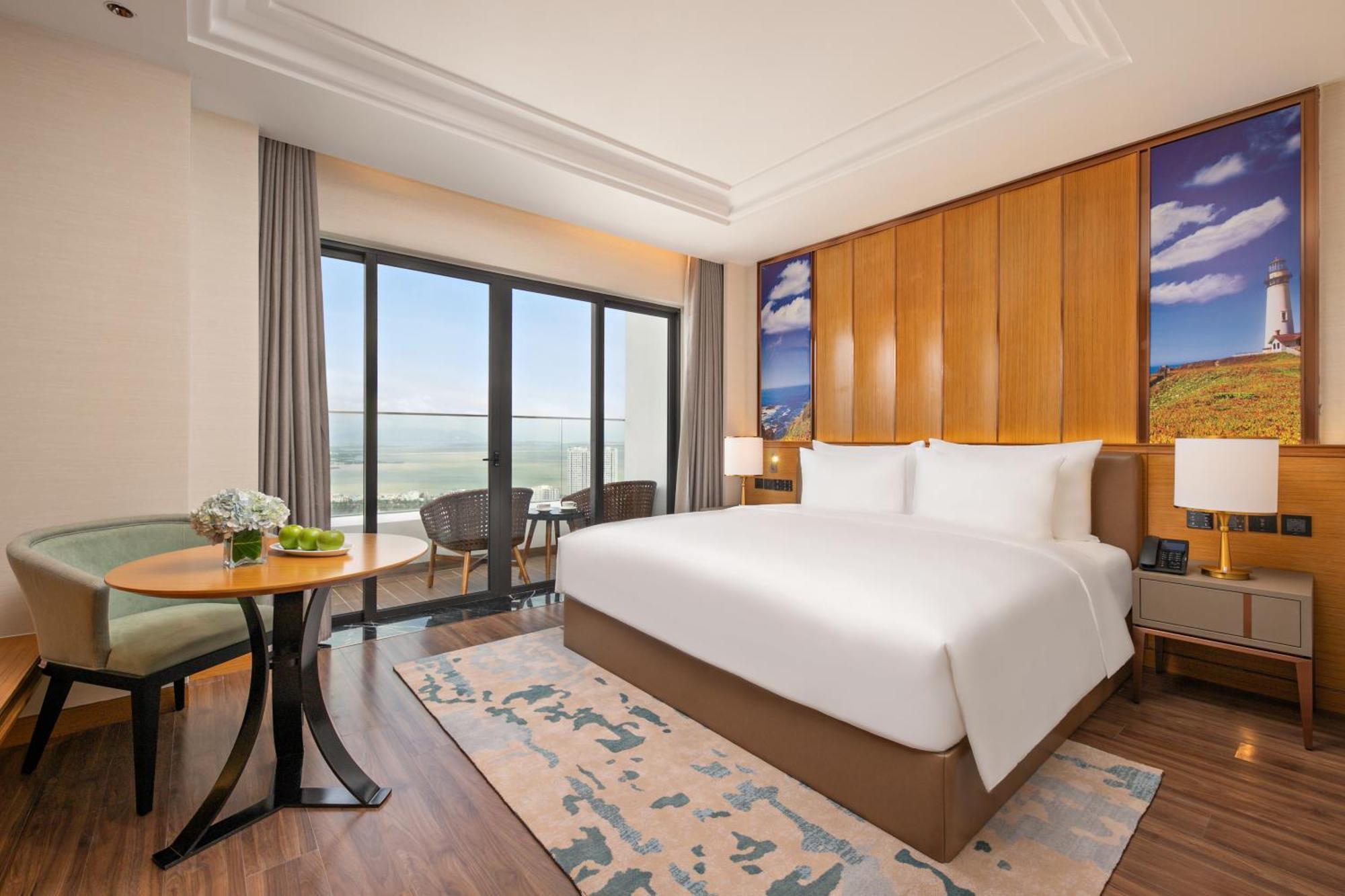 ​Suite 3 Phòng Ngủ Hướng Biển