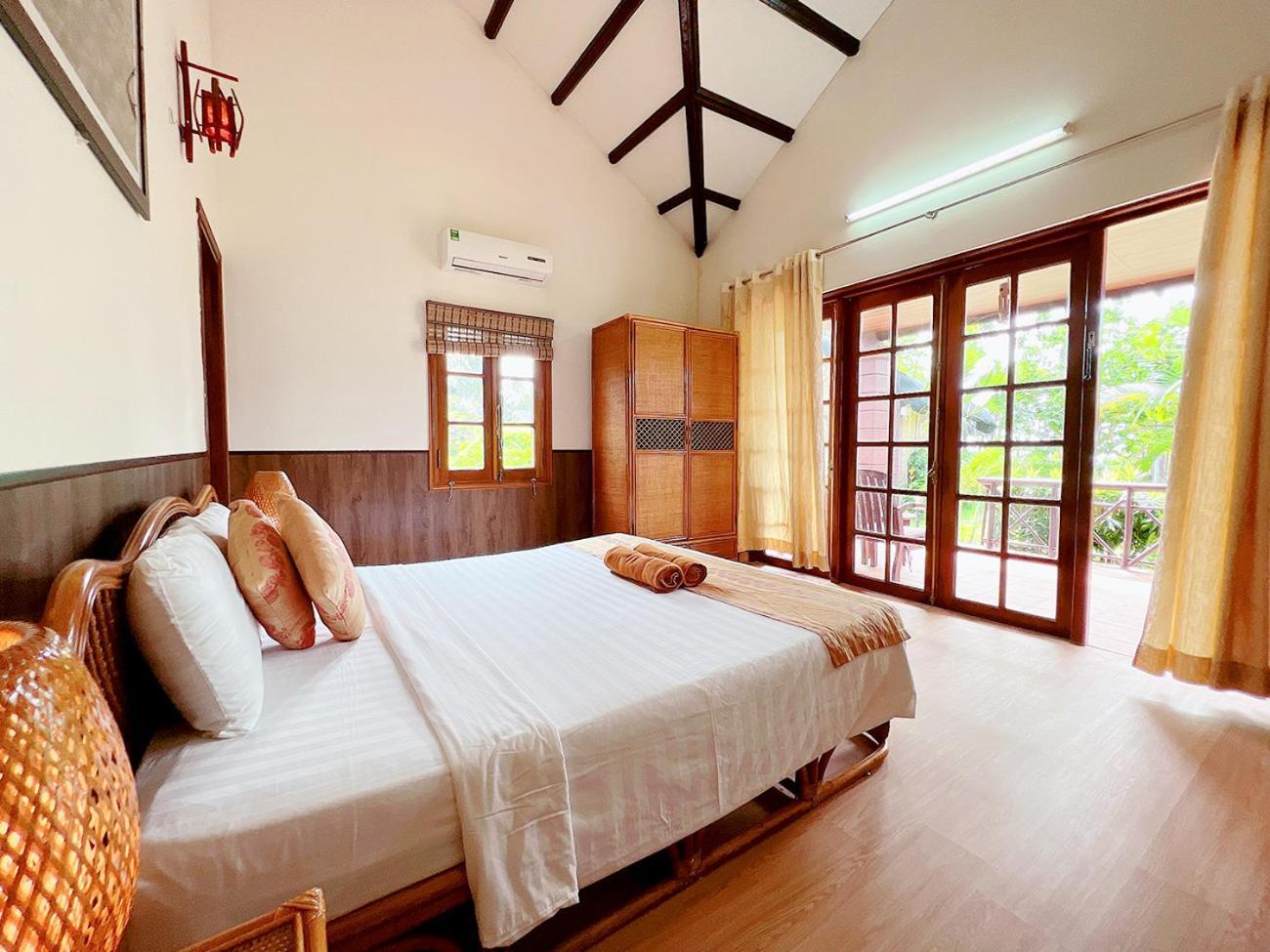 Family Bungalow with Double and Twin Beds - Free Minibar in Room