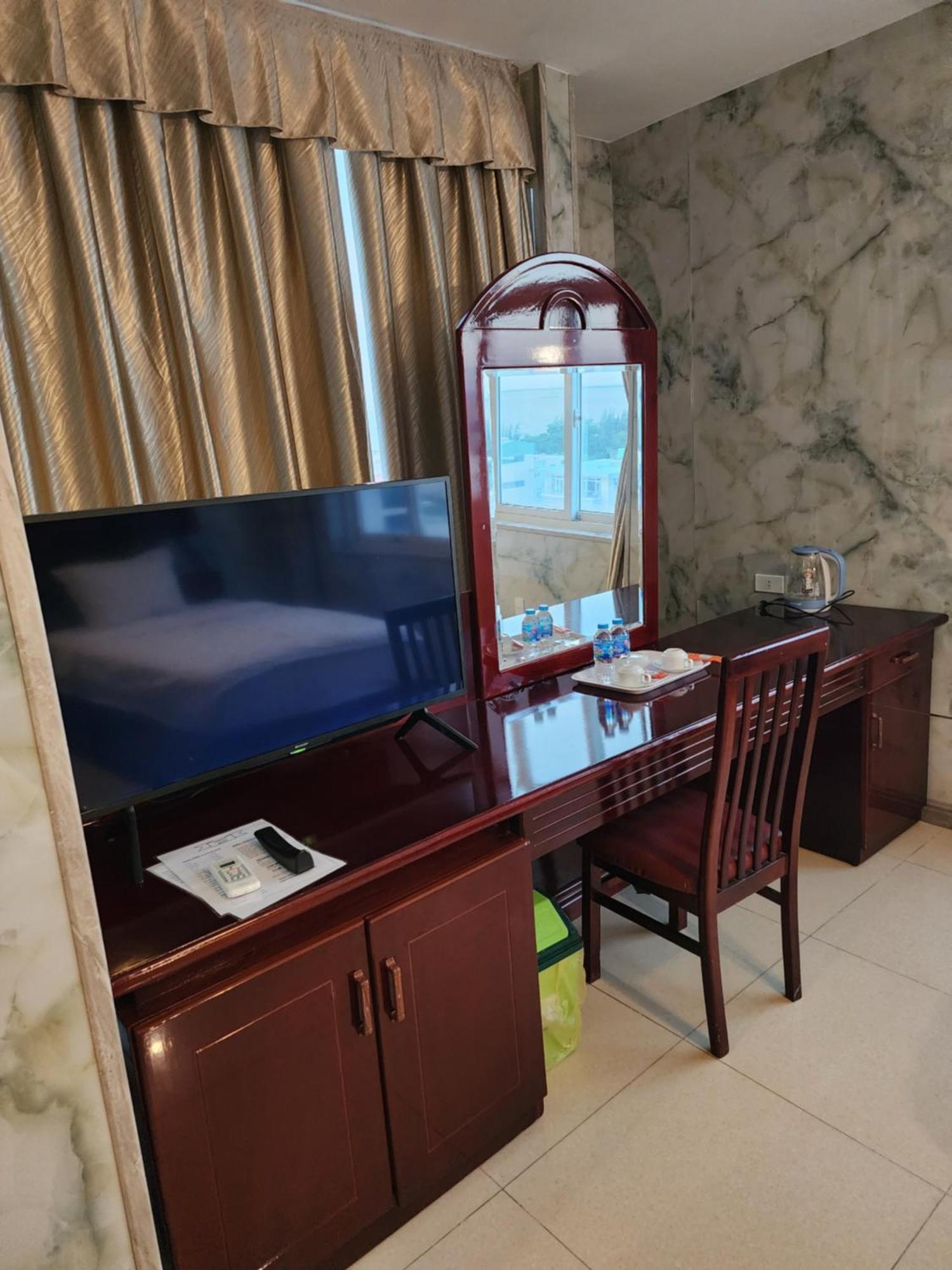 Phòng 2 Giường Đơn Nhìn Ra Thành Phố