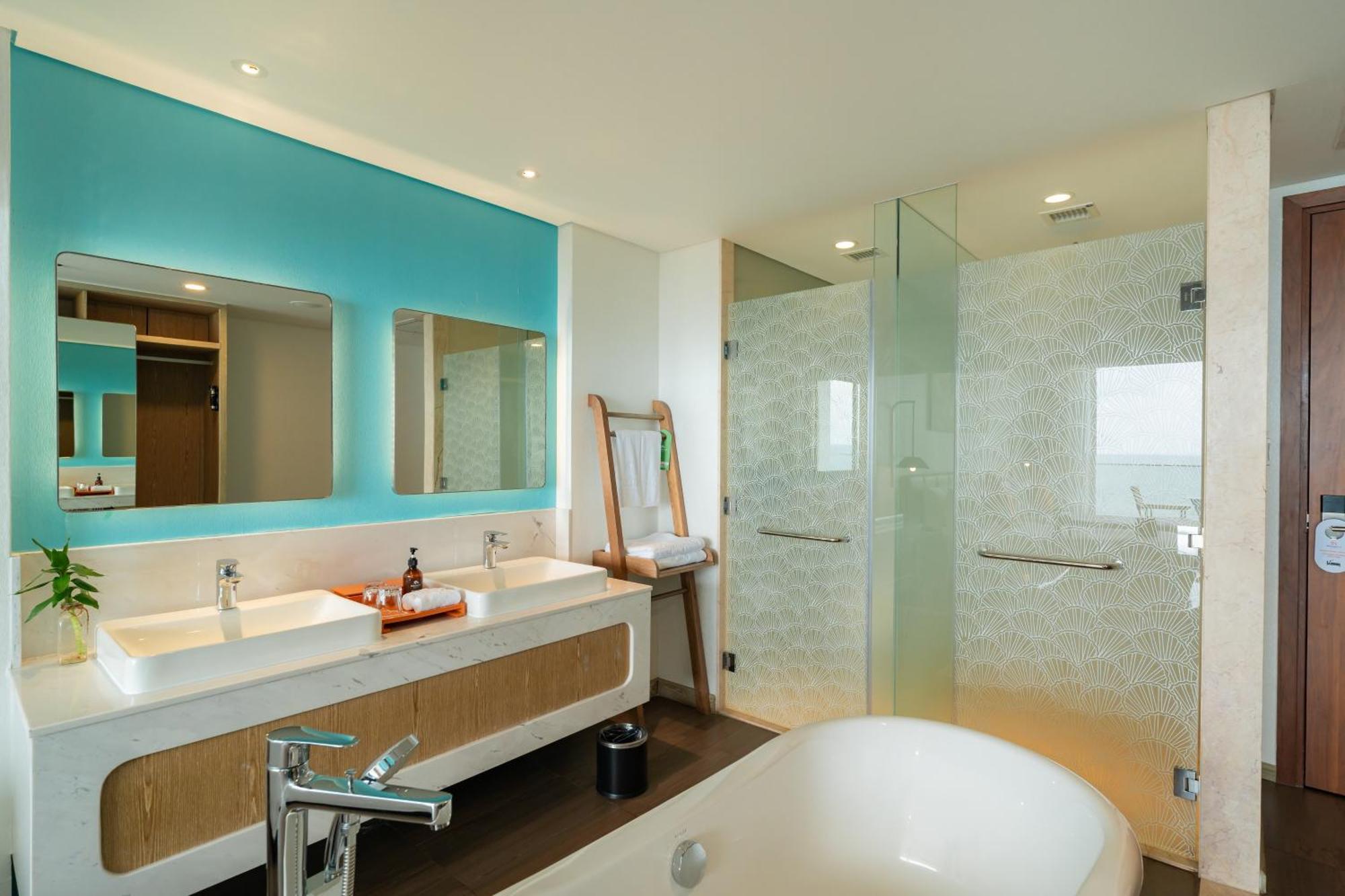 Premium City View Grand King Bed