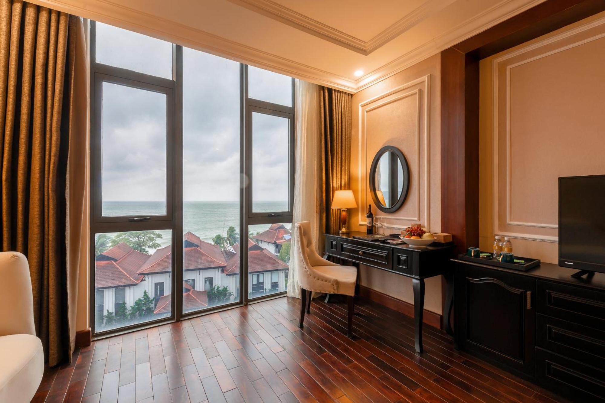 Phòng Deluxe Giường Đôi Nhìn Ra Biển