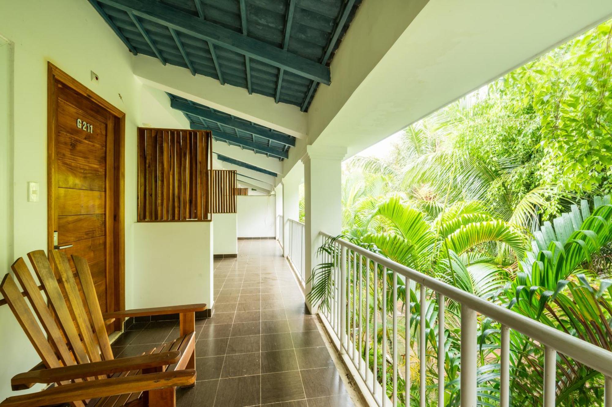 Phòng Superior 2 Giường Đơn Nhìn ra Hồ bơi