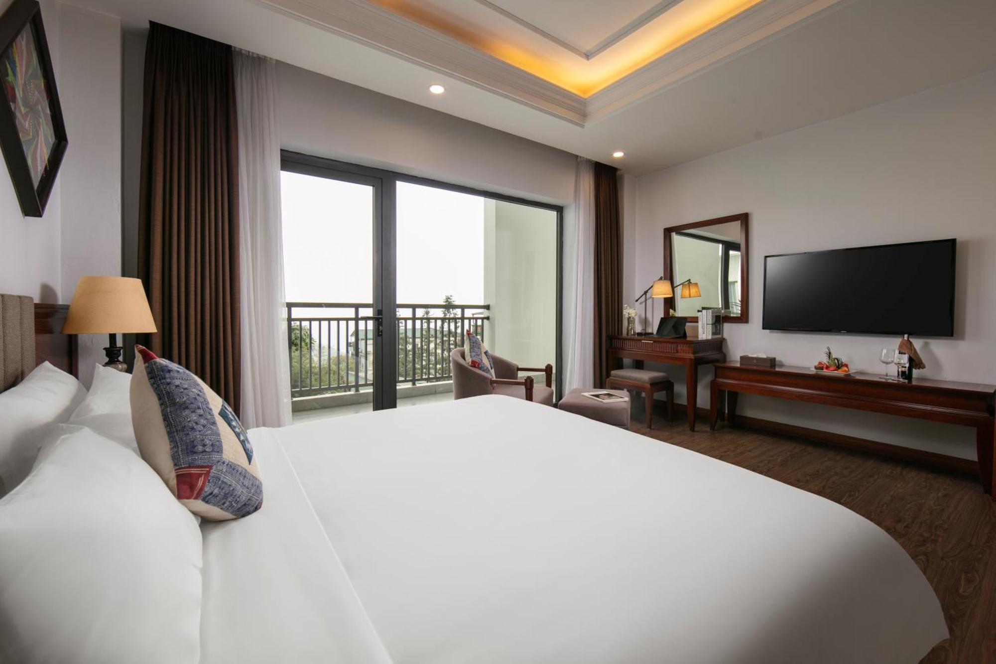 Superior Balcony Room