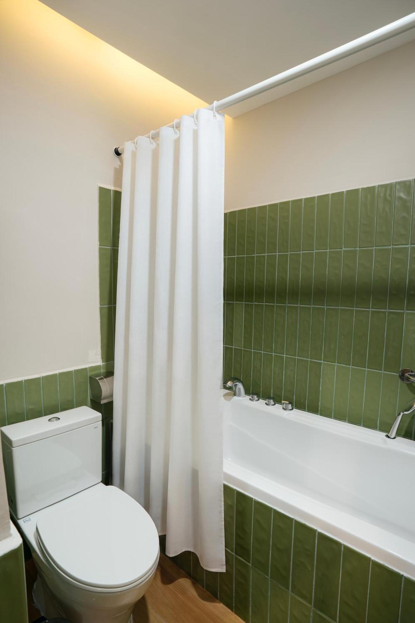 Suite Gia Đình
