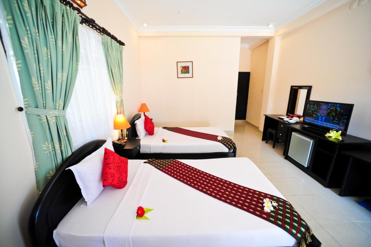 Triple Room with Garden View