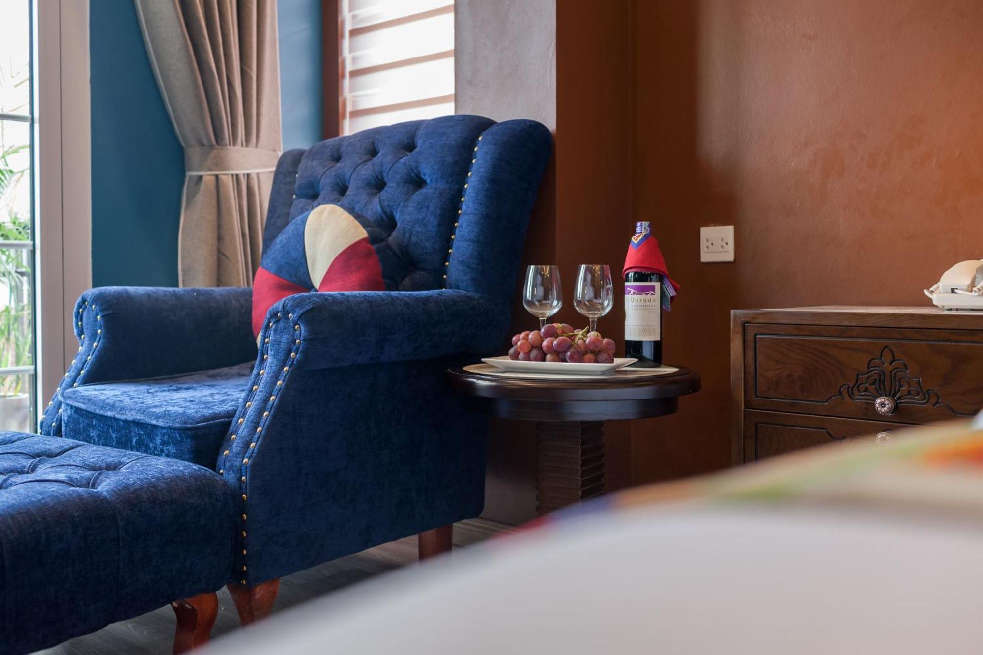 Suite Junior Nhìn Ra Thành Phố Và Nhà Thờ