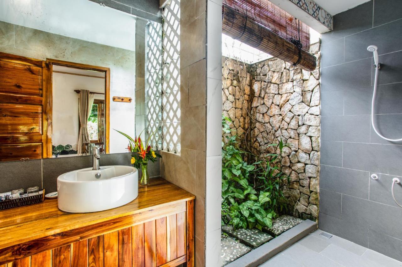 Bungalow Deluxe Nhìn Ra Khu Vườn