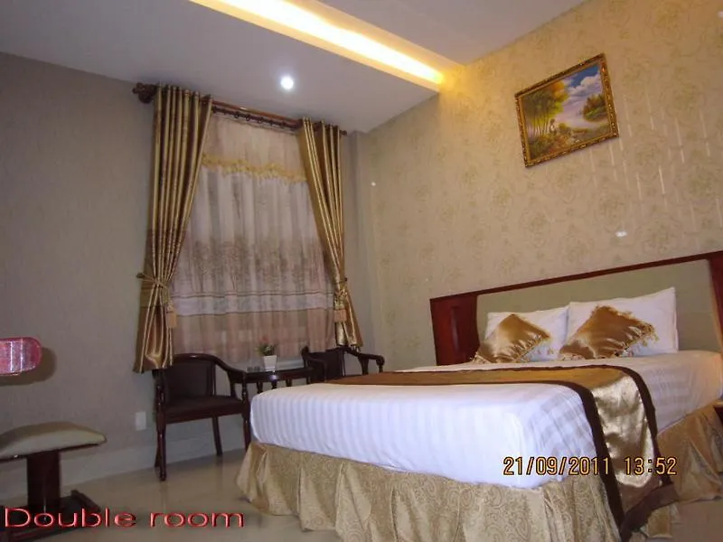 Holiday Hotel-1