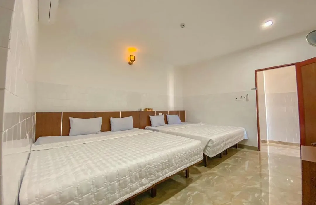 Khách sạn Ngọc Bích-1
