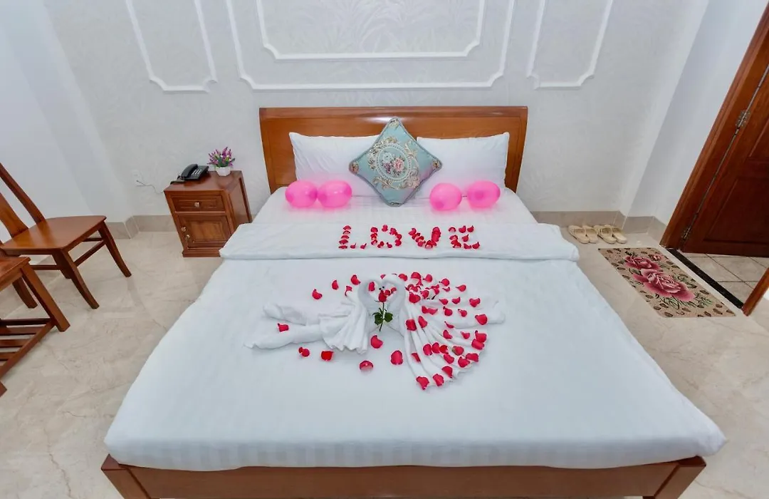 Lee Hotel-1