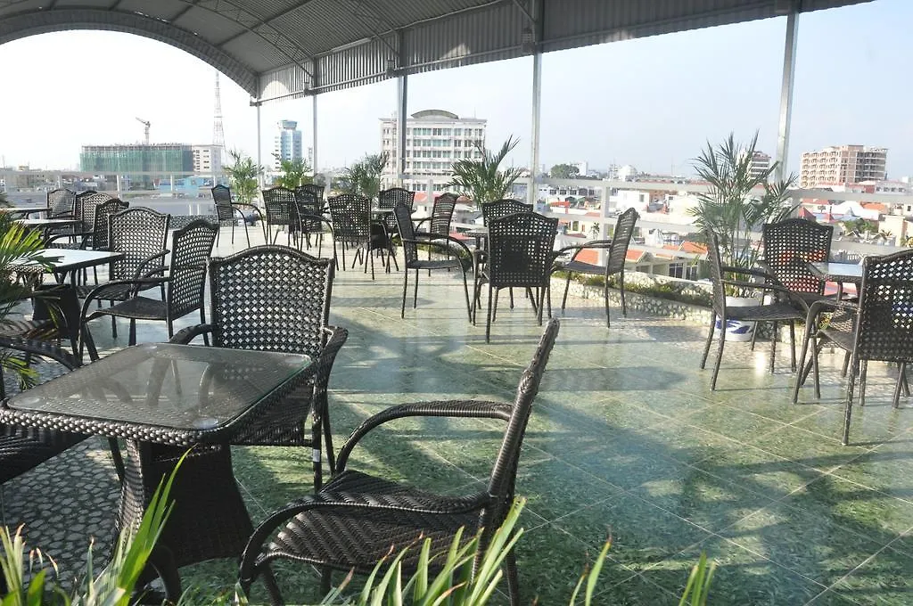 Rose Hotel-1