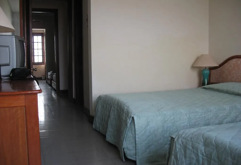 Ngu Binh Hue Hotel-1
