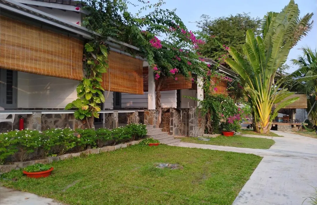 Catsen Bungalows & Pool Phan Thiet-1