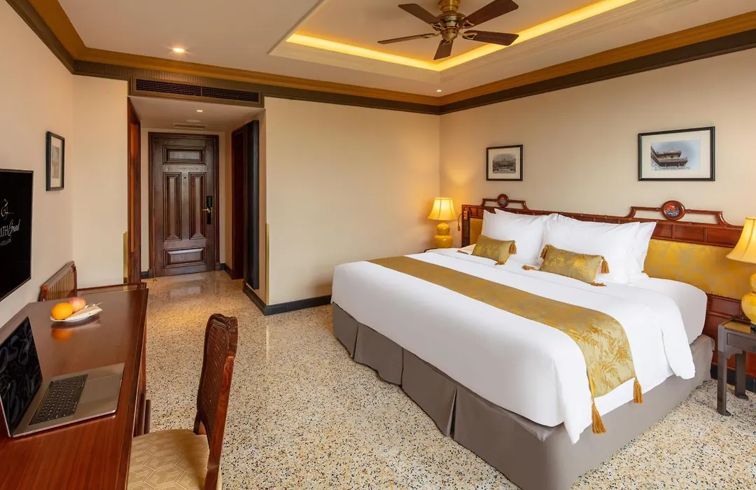Silk Path Grand Hue Hotel-1