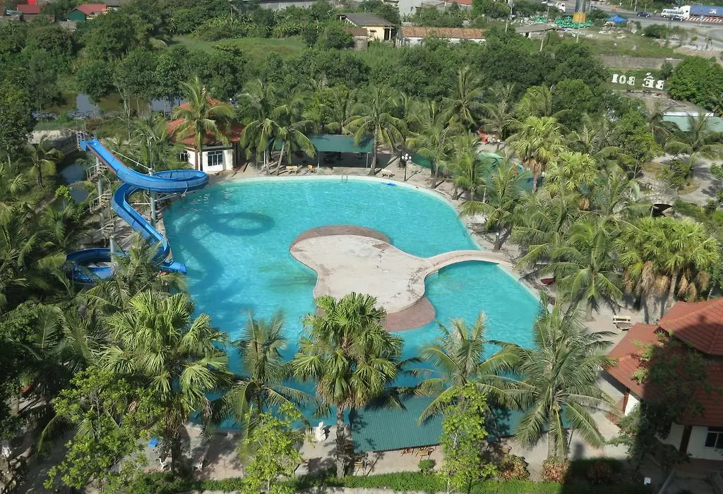 Gold Hotel-1