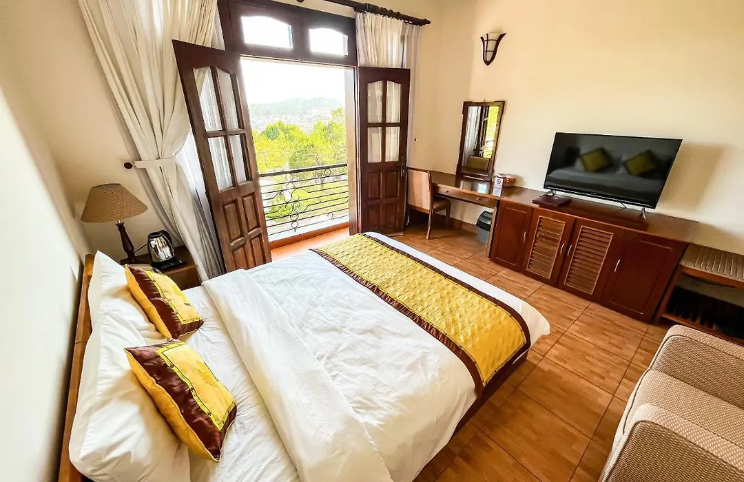 Dona Villa-1