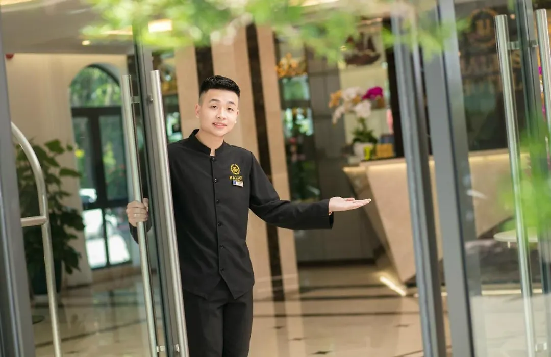 Nguyen Du Hotel-1
