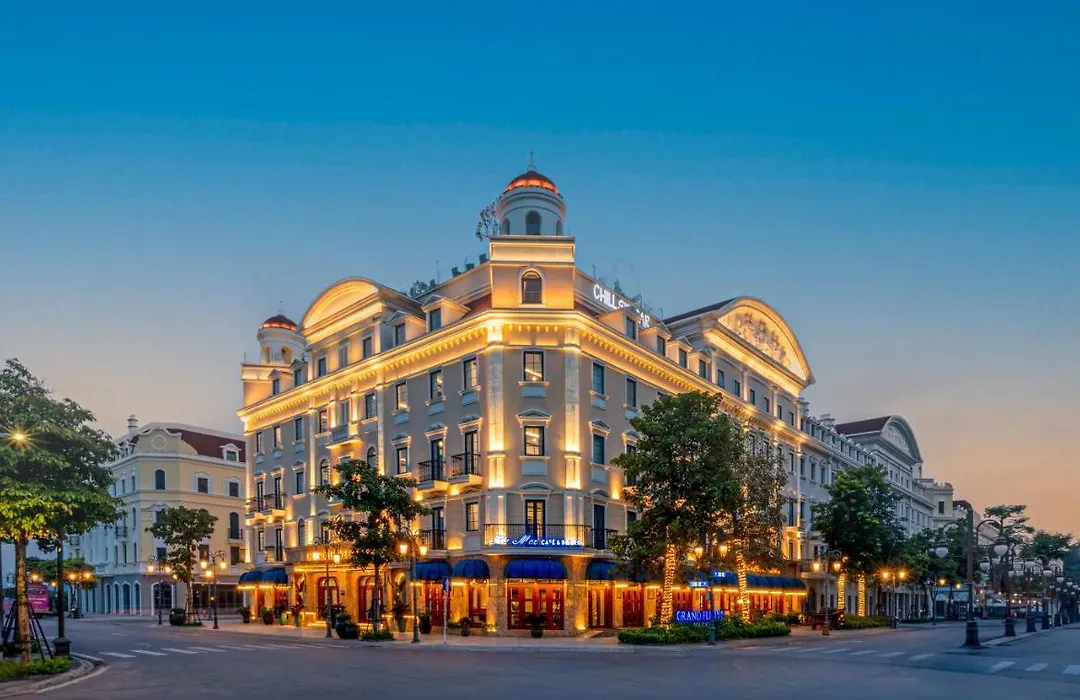 Grand Fleuve Boutique-1