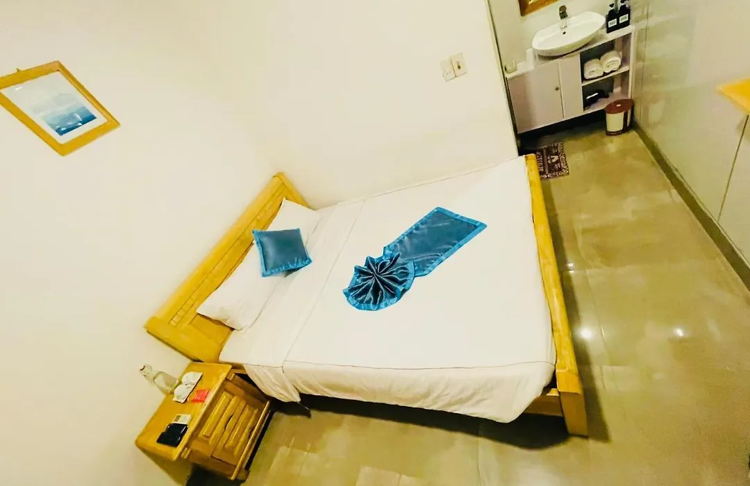 Shark Hostel-1