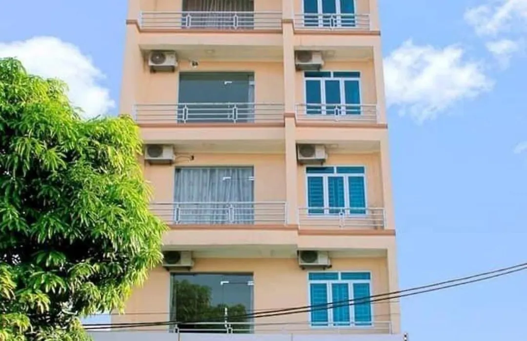 Amazon Hotel-1