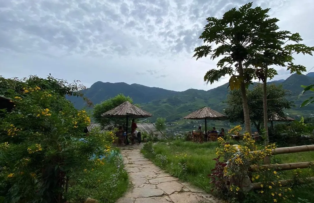 Hmong Sister House And Trekking-1