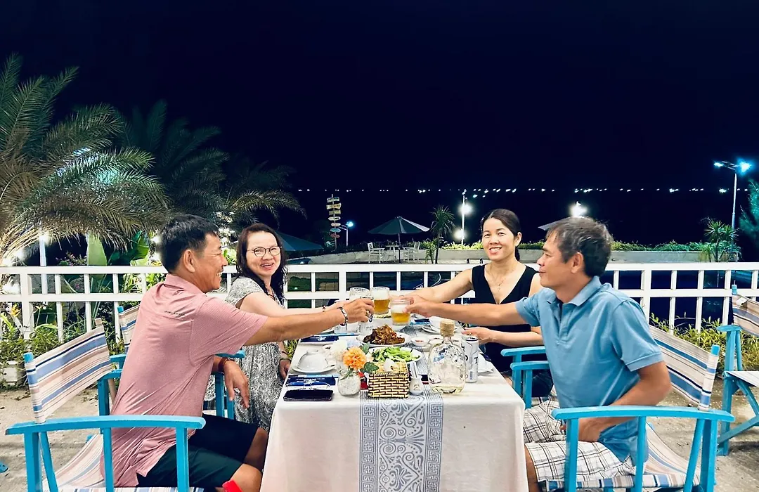 Rubeach Hotel & Rerost-1