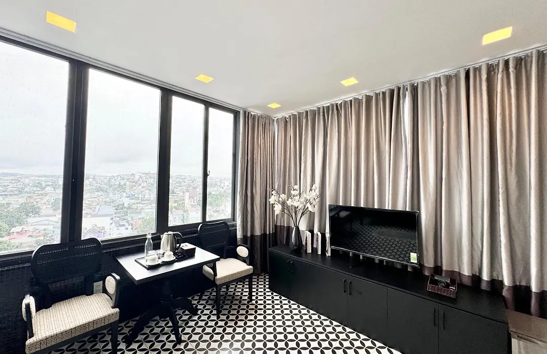 Ttr Skypool View Hotel-1