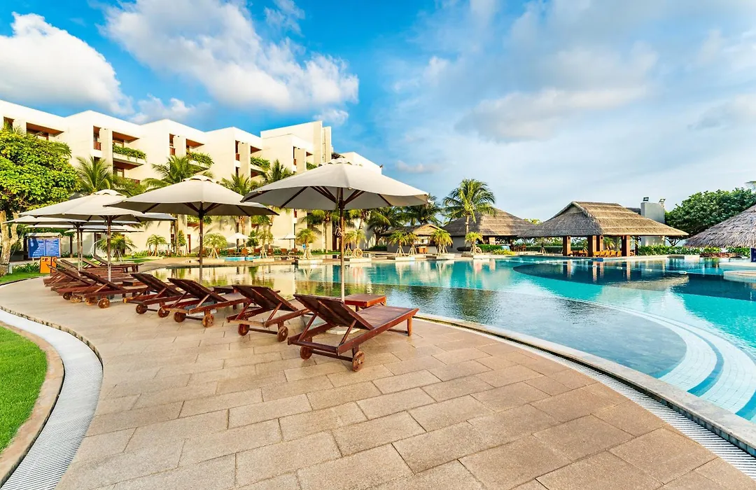 Vietsovpetro Ho Tram Beach Resort & Spa-1