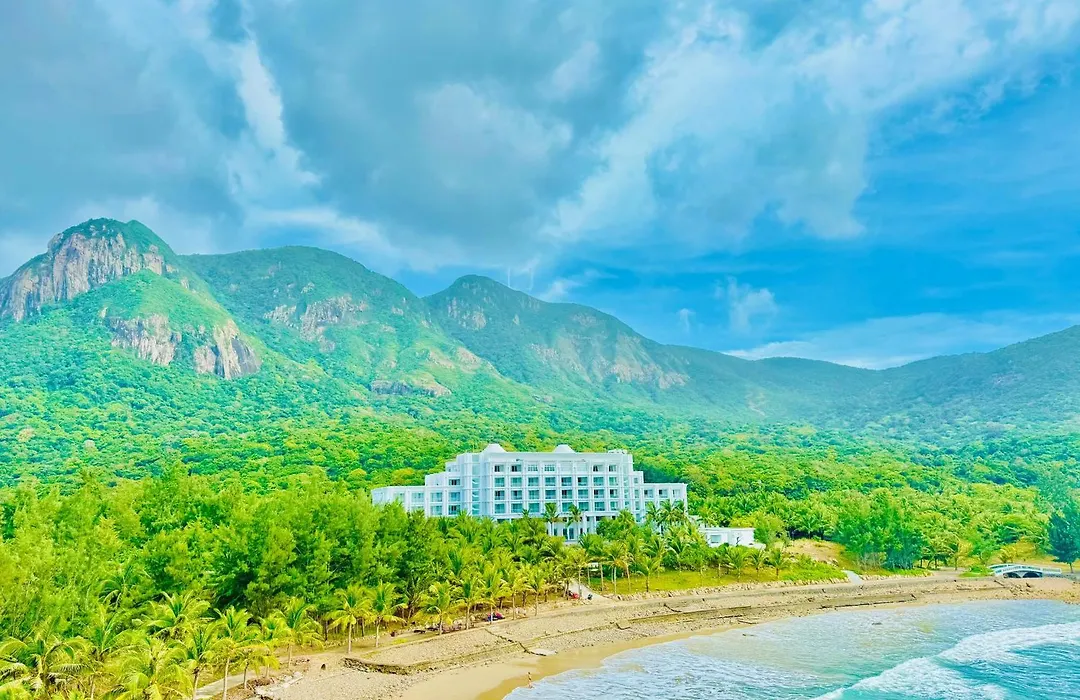 Orson Hotel & Resort Private Beach Con Dao - Snorkeling Turtle Release Tour-1