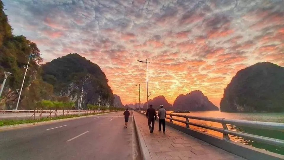 White Crown Hotel Ha Long-1