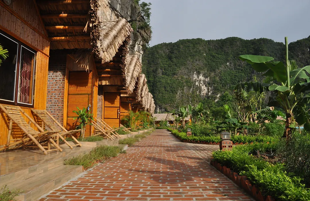 Trang An Valley Bungalow-1