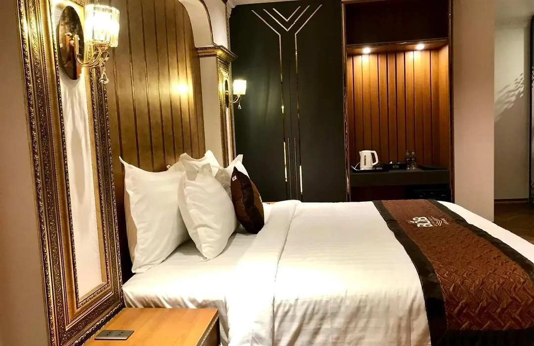 B.O.B Hotel Signature-1