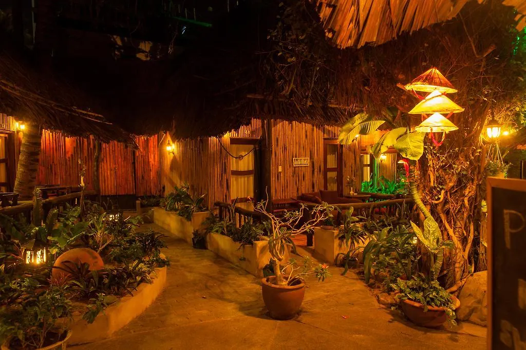 Joe'S Cafe & Garden Resort-1