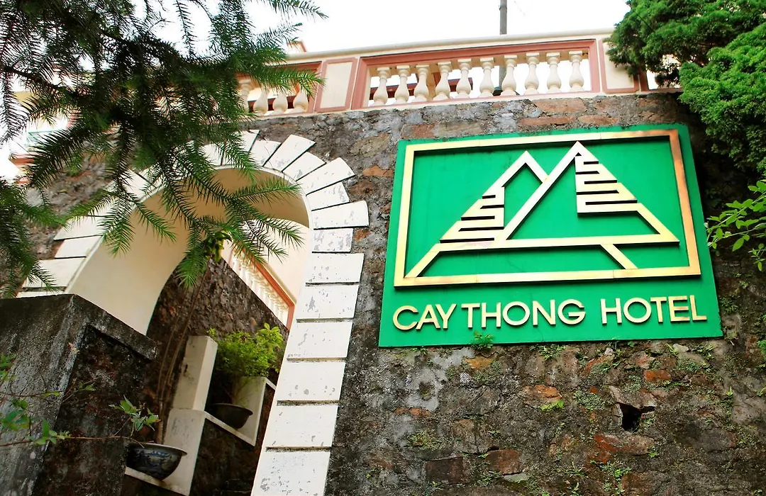 Khách Sạn Cây Thông-1