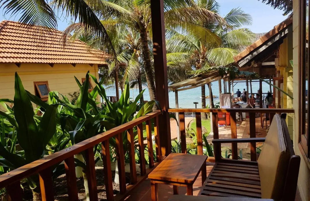 Free Beach Resort-1