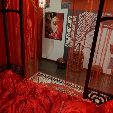 Love Hotel-3