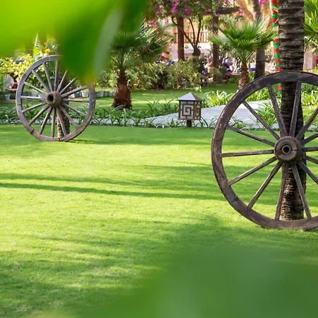 Sunny Beach Resort & Spa Mui Ne-3
