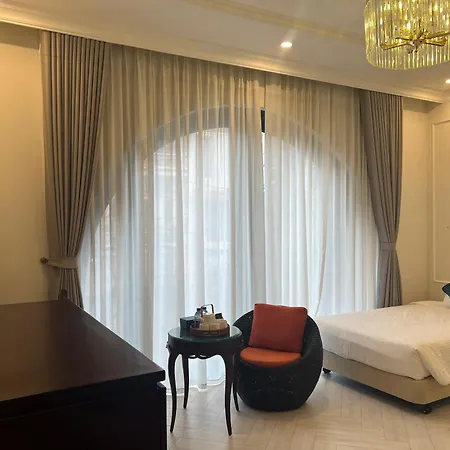 White Hotel-2