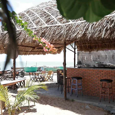Eva Hut Mui Ne Beach Hostel-3