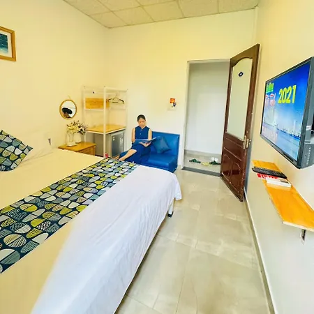 Shark Hostel-2
