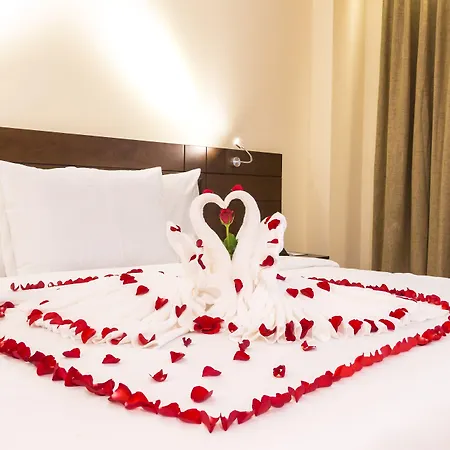 Sai Gon Phu Tho Hotel-3